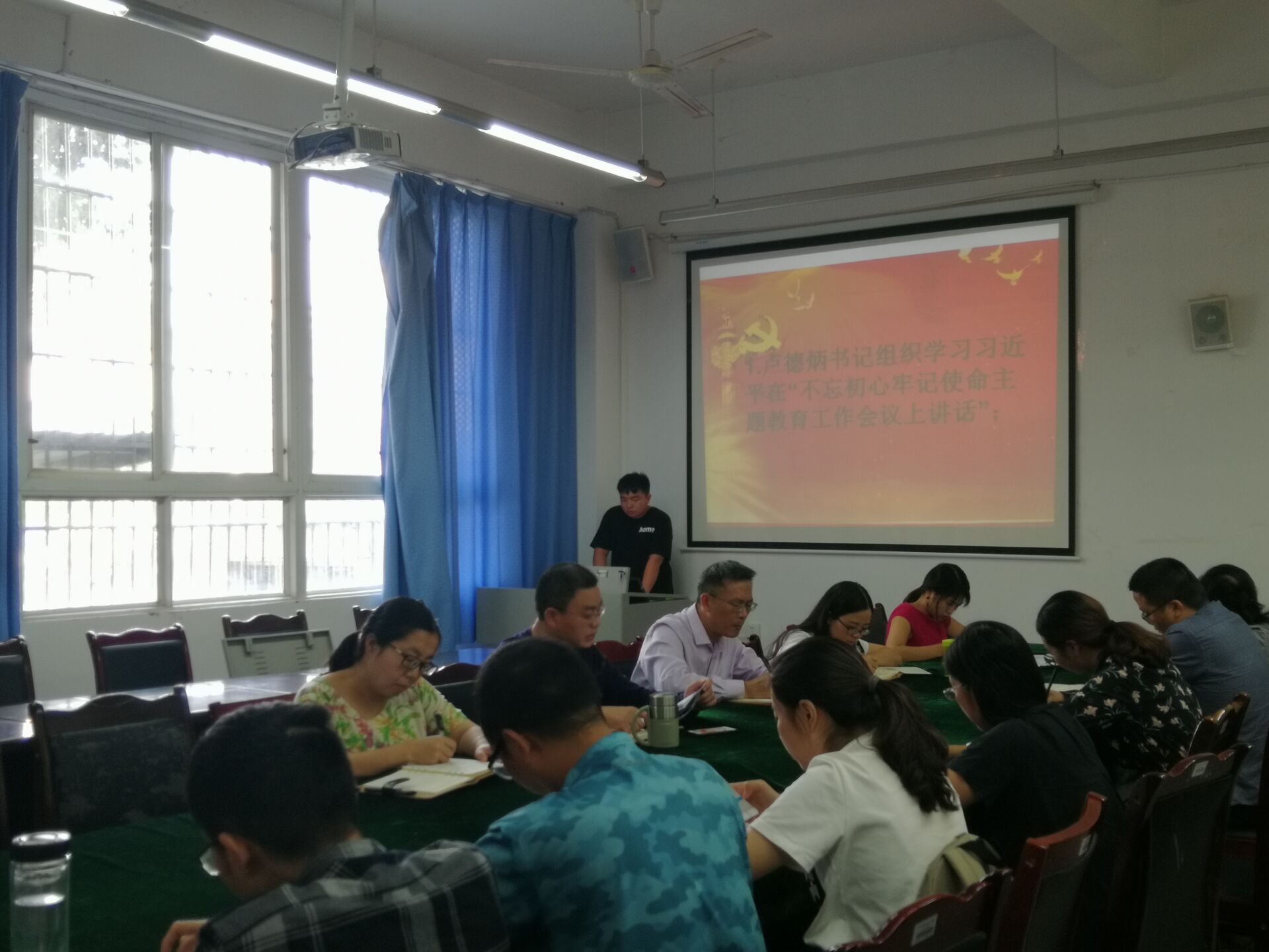 5D6909982159AB4D0D970E08ABAA5545